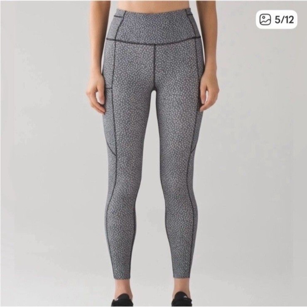 Lululemon Women's Size 4 Fast Free Leggings Frozen Fizz White Black